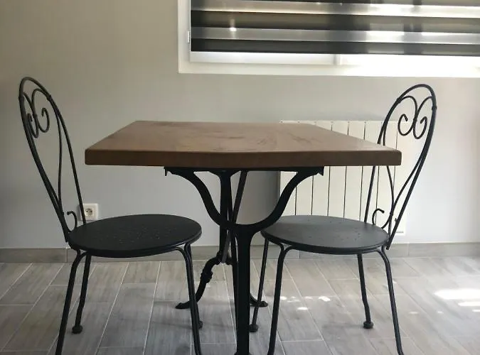 Le P'ti Bonheur Holiday home Les Preaux